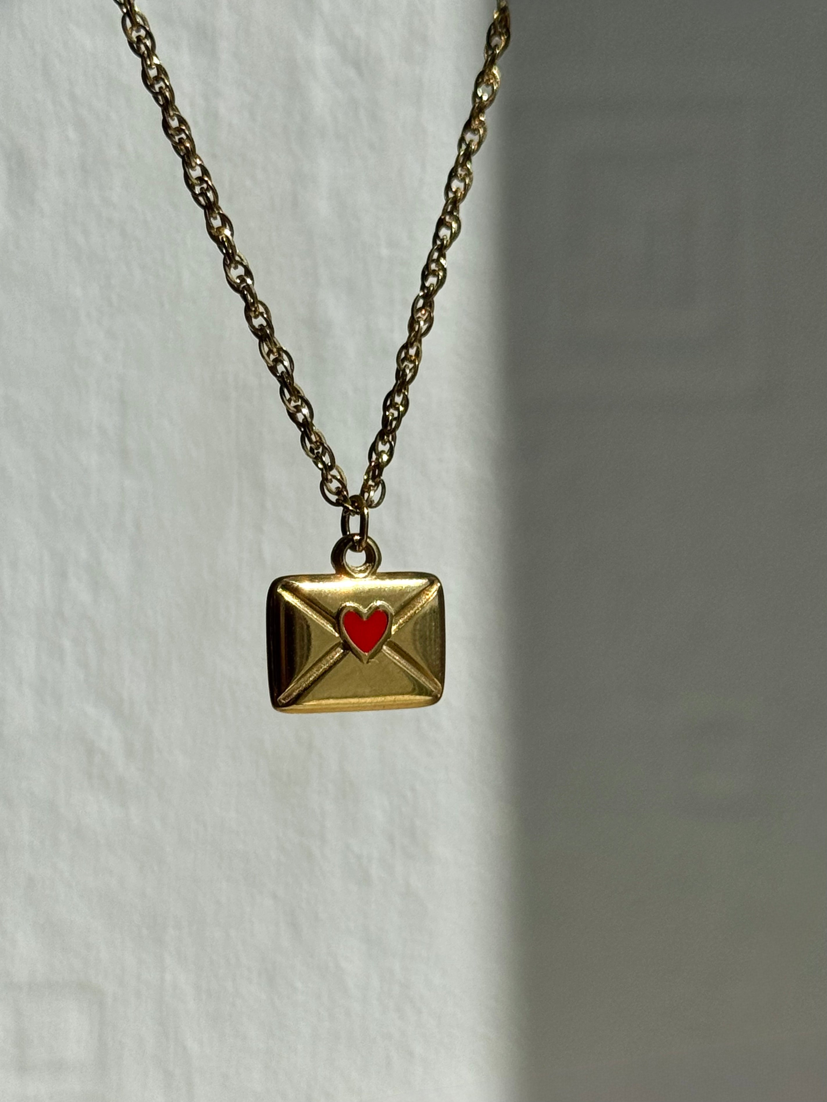 Collier lettre coeur