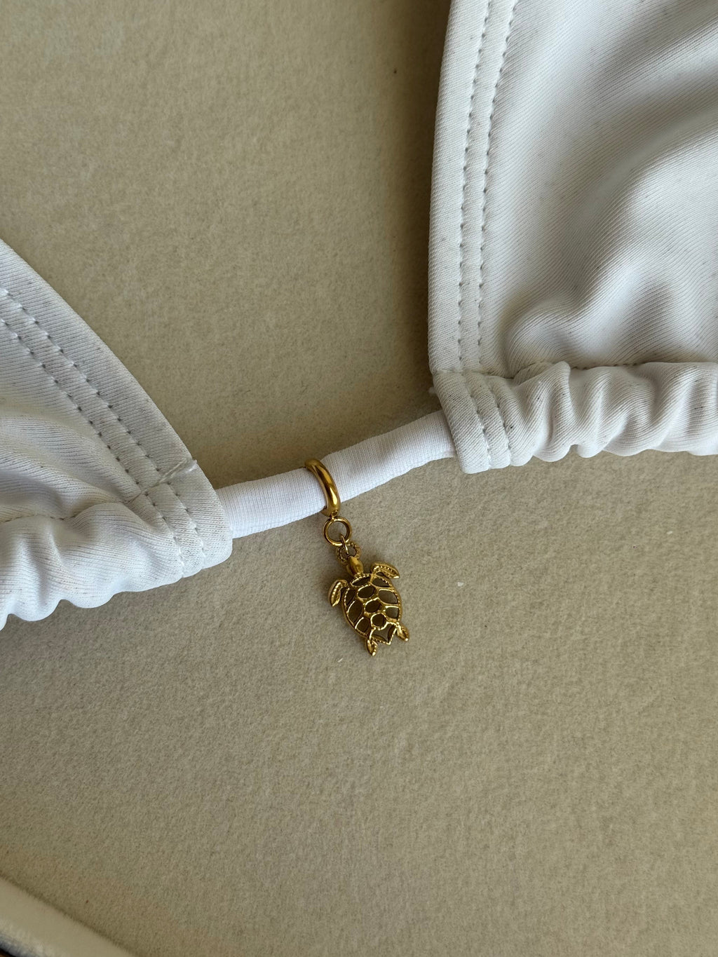 Charm maillot tortue de mer