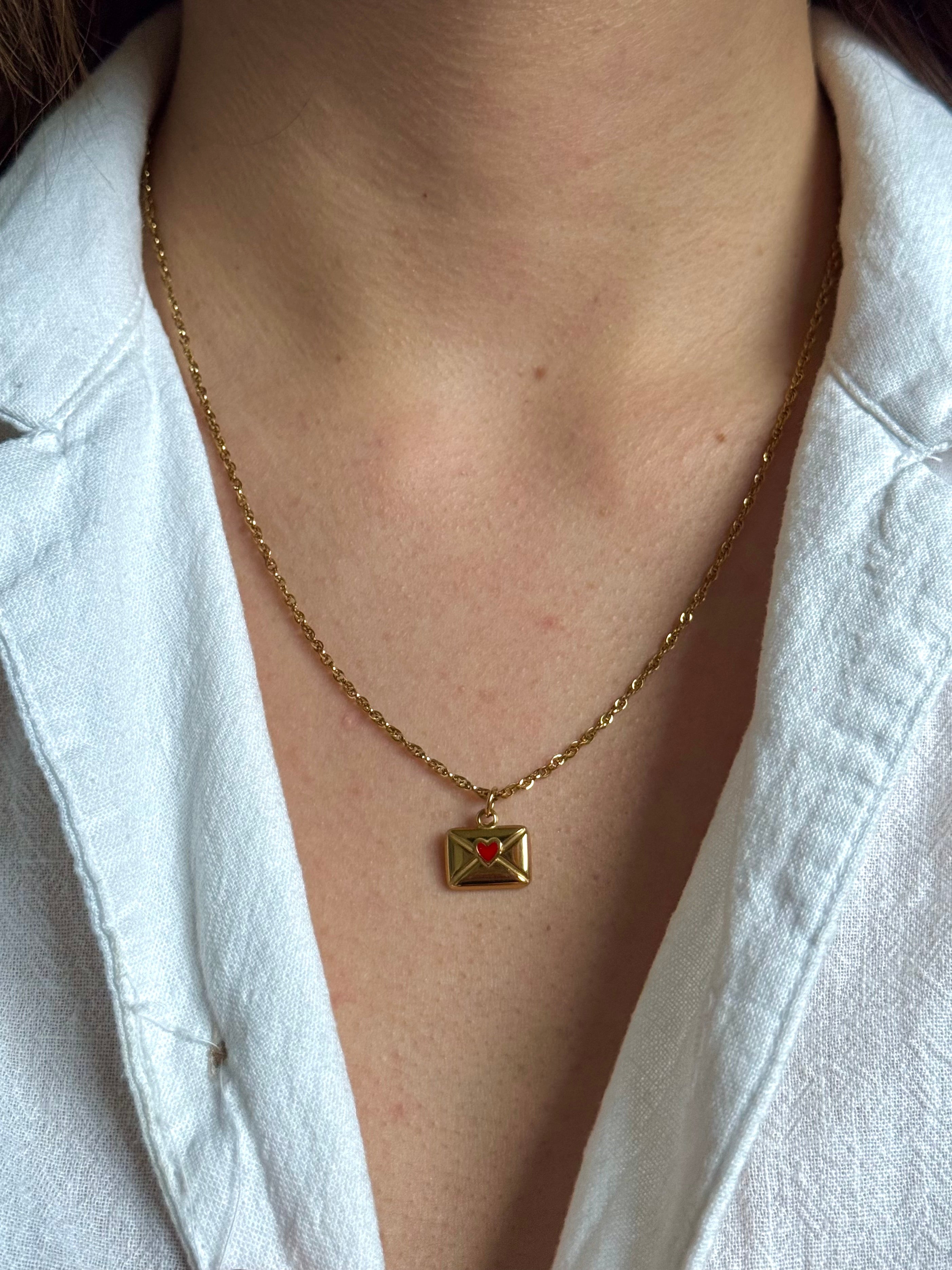 Collier lettre coeur