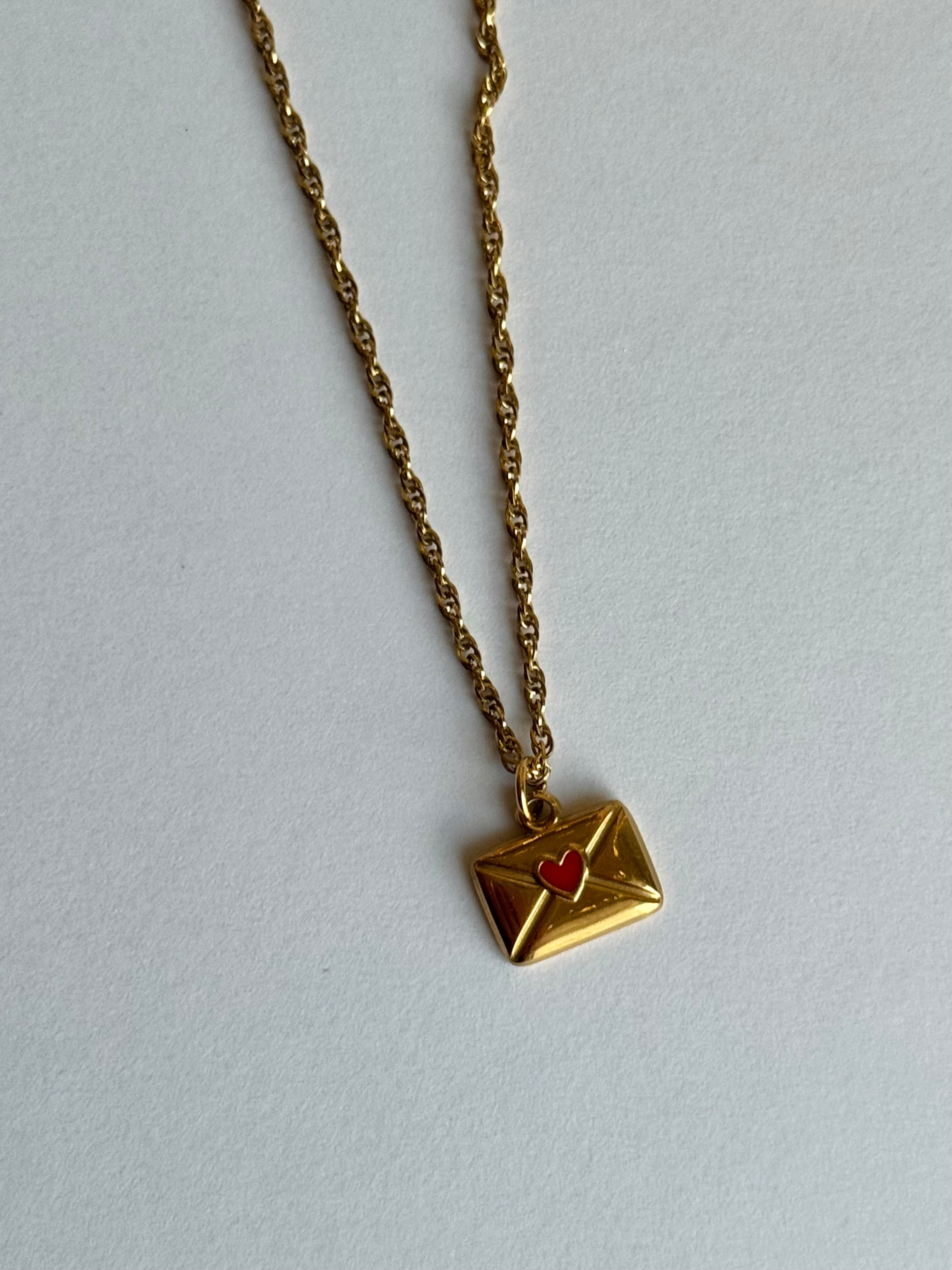 Collier lettre coeur